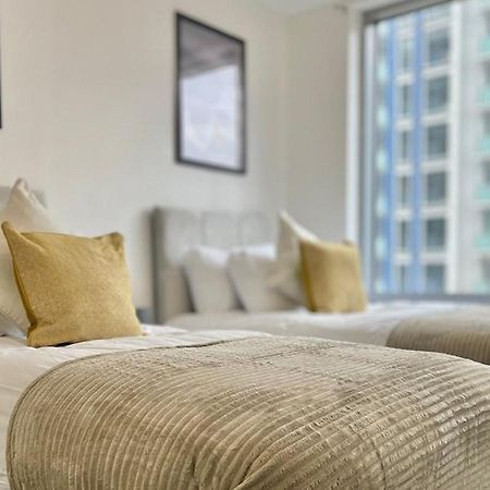 10 Mins From Abba Arena With Free Parking Apartment London Ngoại thất bức ảnh